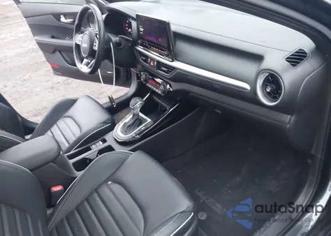 2023 Kia Forte Gt-Line z USA, uszkodzony, nr VIN 3KPF54AD1PE627148